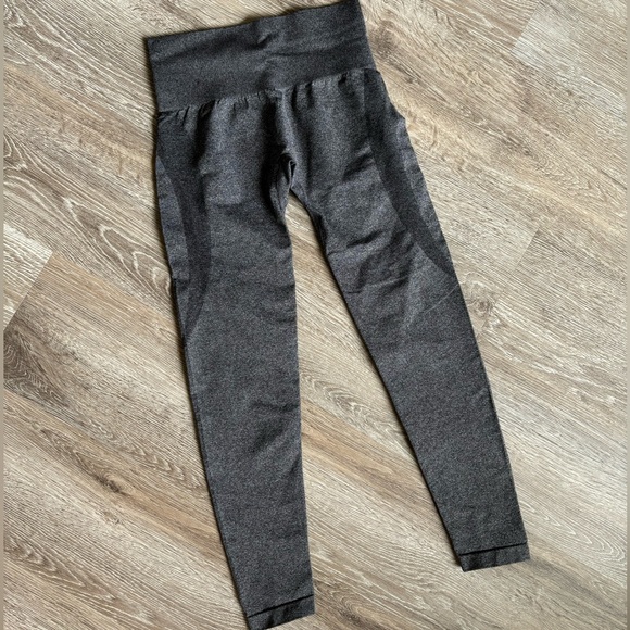 NVGTN Dark Gray Contour Leggings - Picture 4 of 7